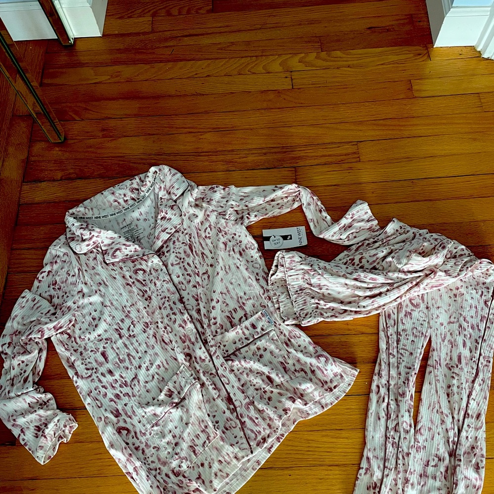 NINE WEST pink leopard super soft pajamas New With Tags Size M